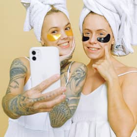 'Morning Shed' is the latest skincare trend to go viral on TikTok. (Photo: Pexels, Anna Shvets)