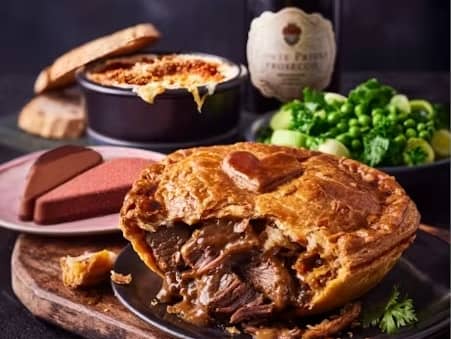 Marks and Spencer Valentines Day 2025 dine in meal deal. Photo by M&S.