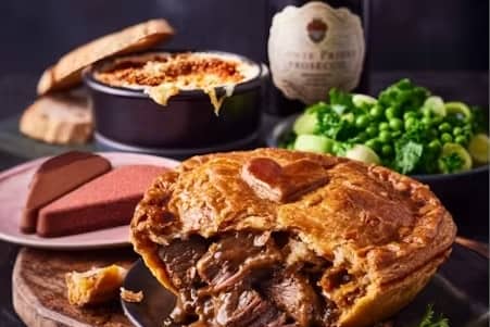 Marks and Spencer Valentines Day 2025 dine in meal deal. Photo by M&S.