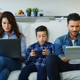 2,000 mums and dads with children aged between 11 and 17 find quality time together is becoming more difficult due to screens