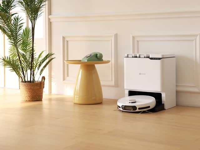 The Ezviz RS20 Max is an impressive high-end robot vacuum with some very clever features