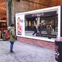 A member of the public interacts with an activation in Borough Yards by Gü to celebrate the launch of Bridget Jones: Mad About the Boy. This Valentine’s week, Gü has unveiled the UK’s first complimenting billboard. The interactive activation serves uplifting compliments inspired by beloved characters from the Bridget Jones franchise. Visitors can also enjoy full sized products from Gü’s signature range. A recent study, conducted by Gü, found that two thirds agreed that receiving a genuine compliment can turn their week around (68%) – not just their day.
