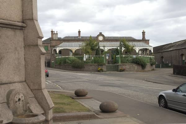 ​The railway line from Brechin to Montrose, etc, closed to passengers in the early 1950s, and finally closed in 1981, 22 years before the picture was taken. But the line from Brechin to Bridge of Dun is still run by volunteers.