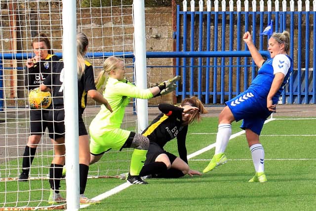 Montrose hit the back of the net. Pic by Phoenix Photography
