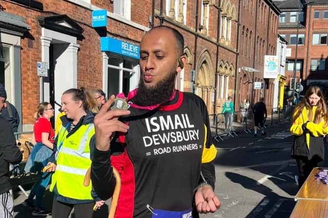 Doors 2 Floors in Batley has teamed up with Forget Me Not Hospice to arrange for Miracle Man, Ismail Patel, to partake in a 7 Mile walk.