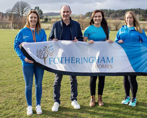 ​Michael Fotheringham is pictured with (from left) Vicki Findlater, Hannah McGregor and Debbie Wilkinson from St Cyrus Solos Running Club.