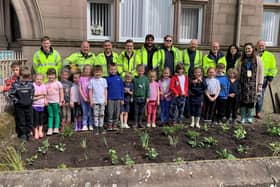 ​Volunteers from the SSEN/Balfour Beatty team with Andover pupils.
