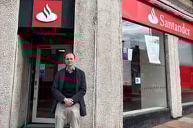 ​Stephen Gethins met with bank representatives in Arbroath.