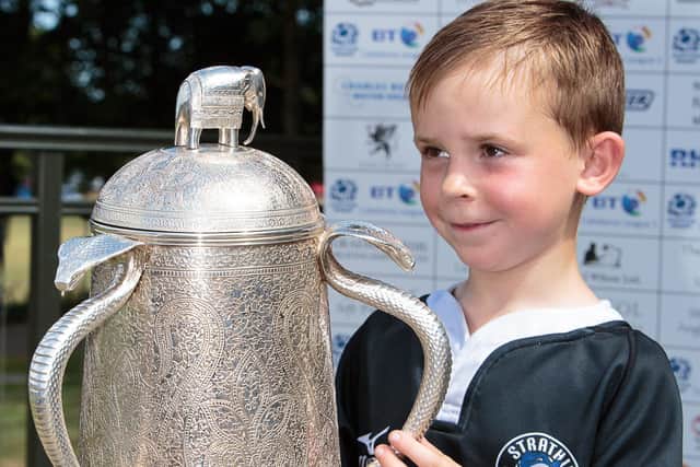 The day will include an opportunity for a photo with the Calcutta Cup.