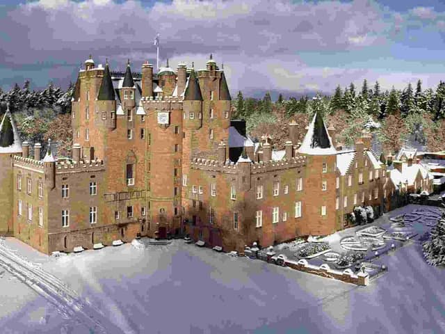 Glamis Castle's popular Christmas Market will return at the end of the month.